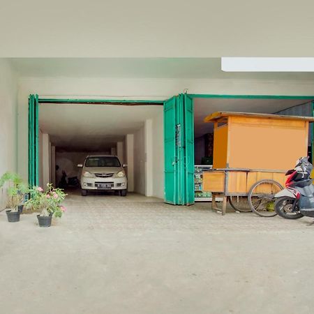 Vaccinated Staff - Spot On 3928 Terrace House Syariah Hotel Pondoktjing Dua Exterior photo