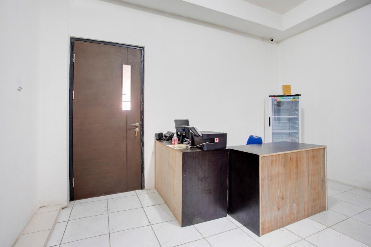 Vaccinated Staff - Spot On 3928 Terrace House Syariah Hotel Pondoktjing Dua Exterior photo