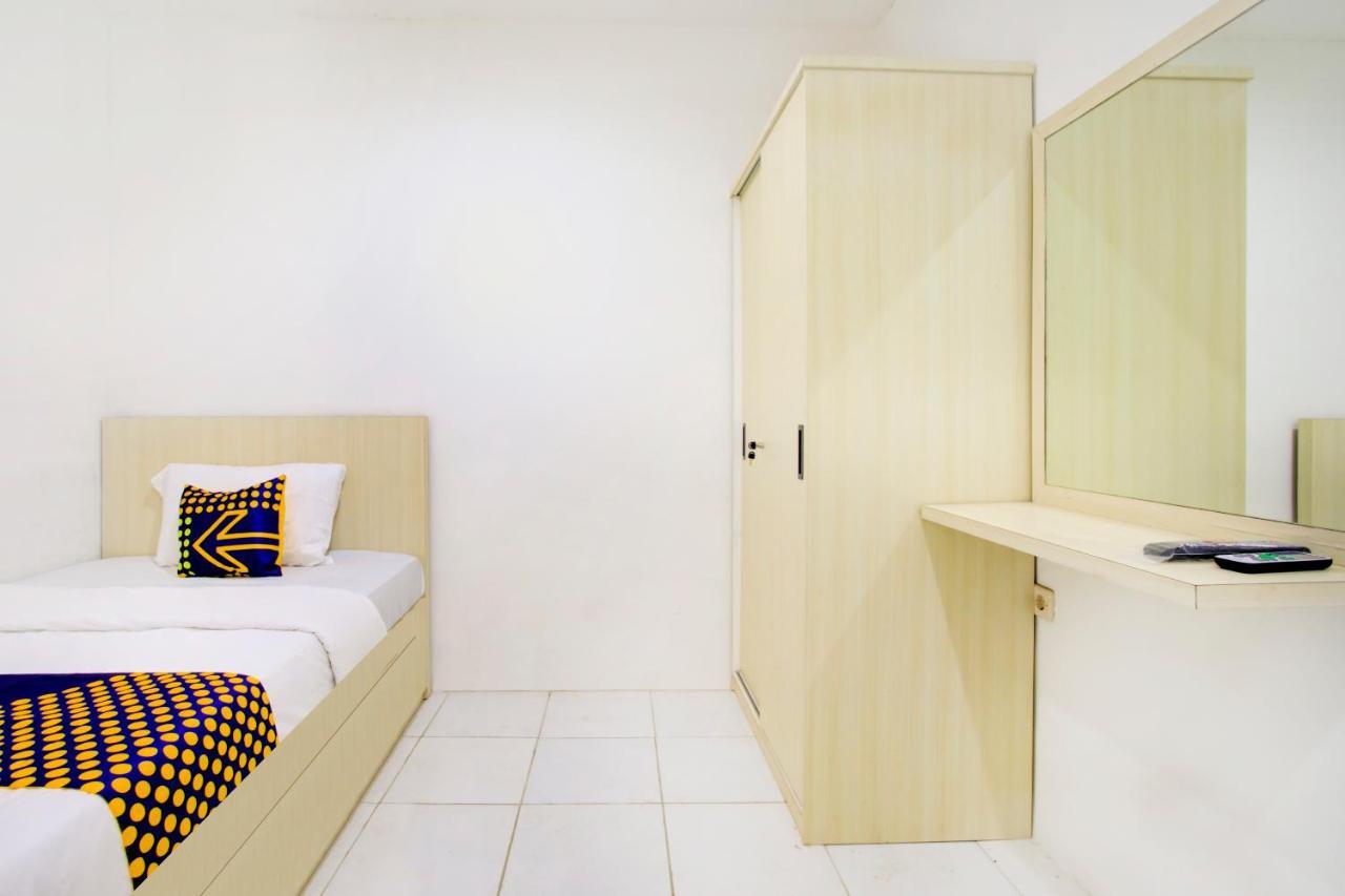 Vaccinated Staff - Spot On 3928 Terrace House Syariah Hotel Pondoktjing Dua Exterior photo
