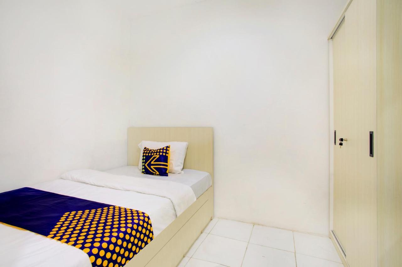 Vaccinated Staff - Spot On 3928 Terrace House Syariah Hotel Pondoktjing Dua Exterior photo